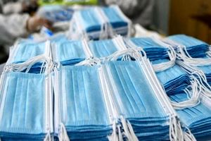 پلمب 2 کارگاه زیر زمینی تولید ماسک تقلبی در اصفهان / کشف 210 هزار ماسک تقلبی