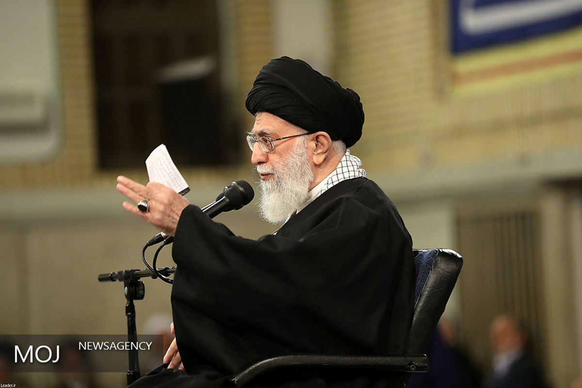 دیدار هزاران نفر از اقشار مختلف مردم قم با مقام معظم رهبری