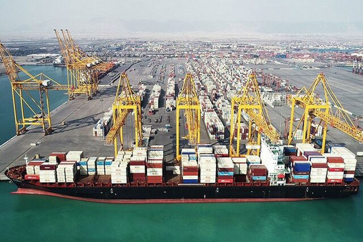 ترخیص کالا‌های اساسی از بنادر