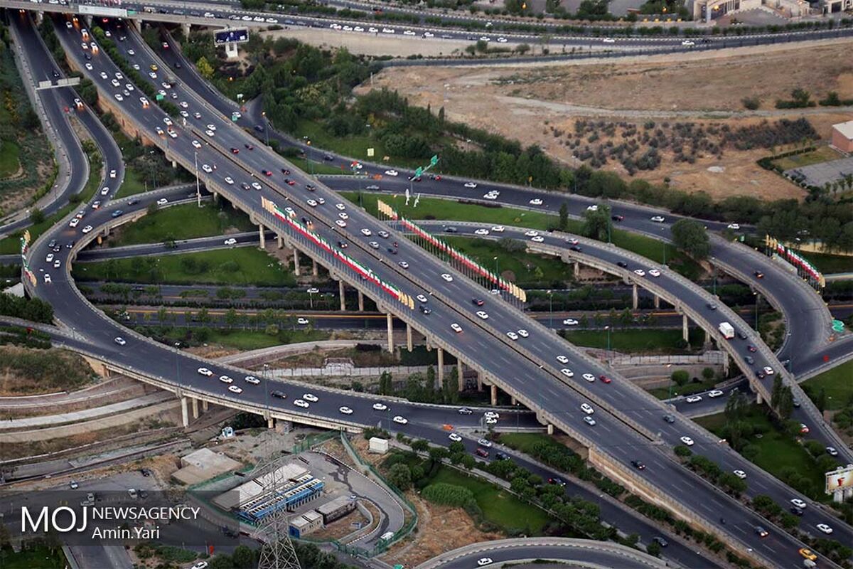 نمای شهر تهران از بالای برج میلاد