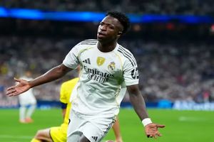 صعود کهکشانی‌ها به صدر لالیگا با درخشش ستاره برزیلی