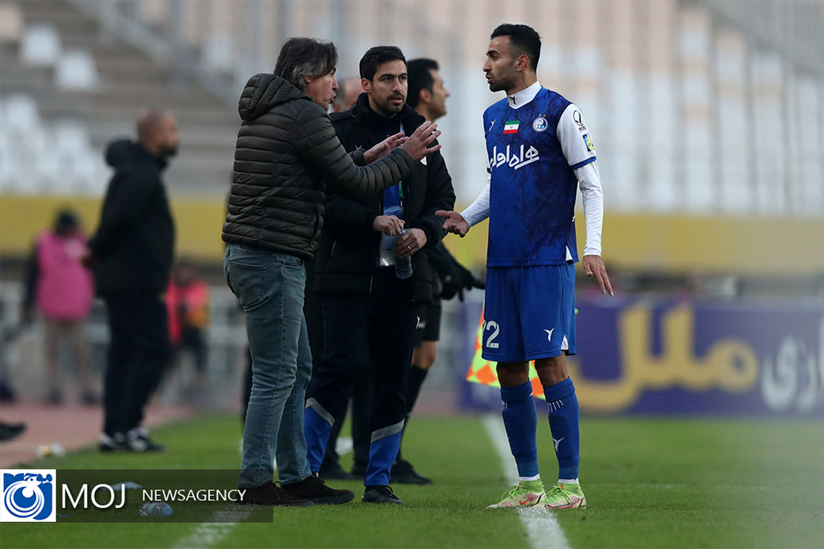 دیدار تیم های فوتبال سپاهان و استقلال