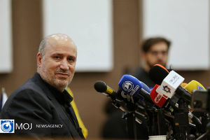 مجوز حرفه ‌ای را به باشگاهی می‌دهیم که تراز مالی مثبت داشته باشد