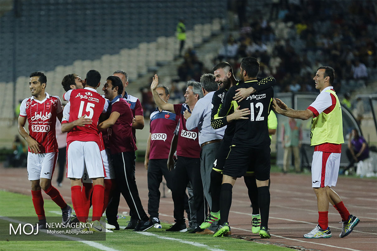 آغاز مسابقات هفدهمین دوره لیگ برتر فوتبال دیدار پرسپولیس و فولاد خوزستان