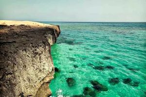 توسعه متوازن جزایر به ویژه جزیره هندورابی از اولویت‌های اصلی است