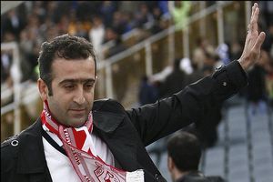 کلاه تراکتور به سر کمالوند گشاد است!