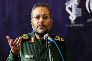 مراقبیم دشمن دست از پا خطا نکند