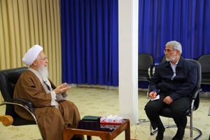 باید به گونه‌ای باشید که دشمن در شما قدرت و عظمت ببیند