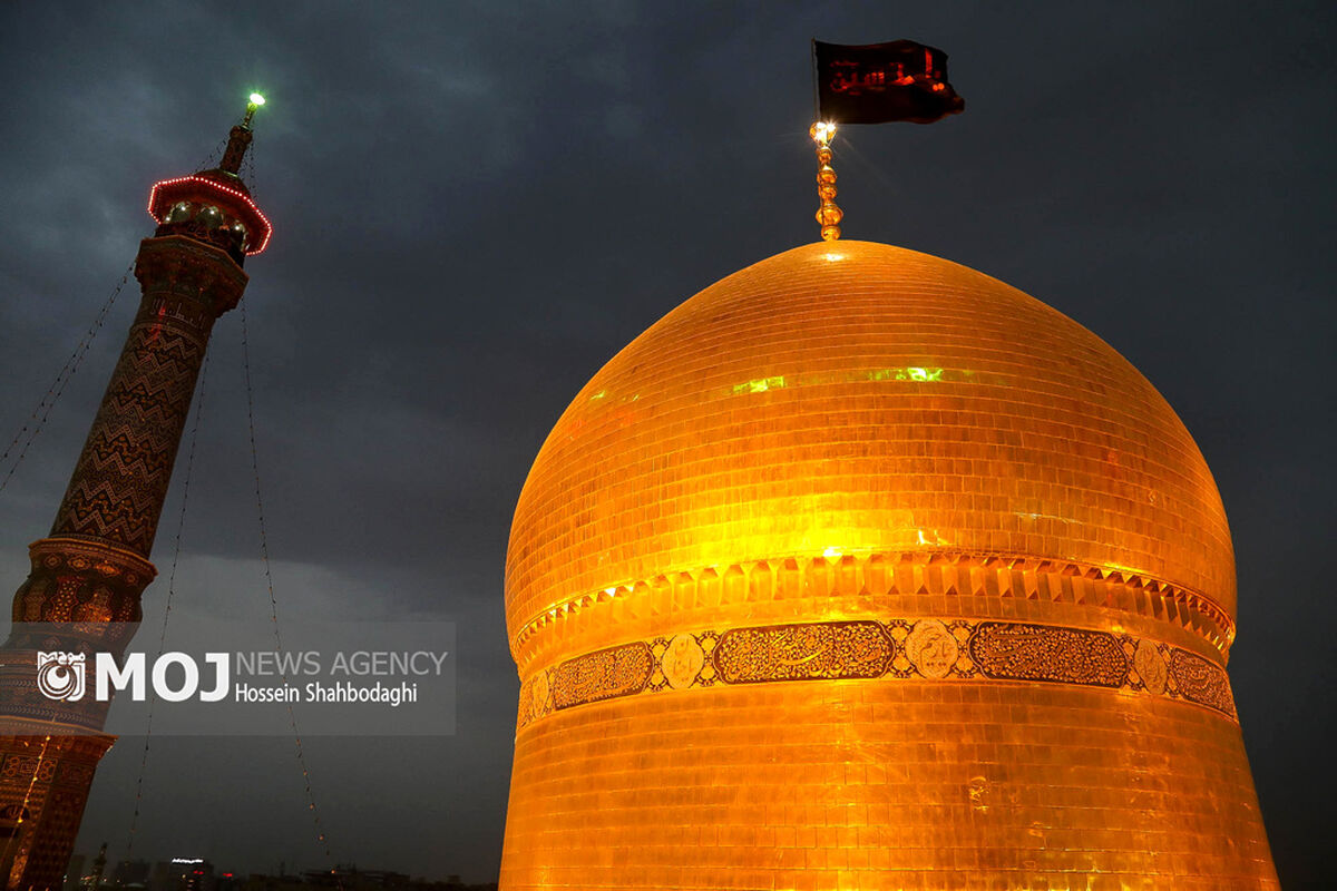آئین تعویض پرچم گنبد حرم حضرت معصومه (س)