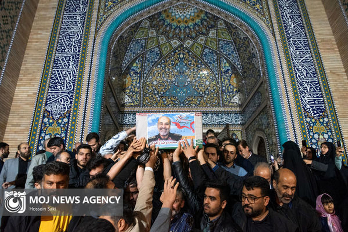 وداع+با+پیکر+مطهر+شهدای+حمله+تروریستی+به+کنسولگری+ایران+در+سوریه