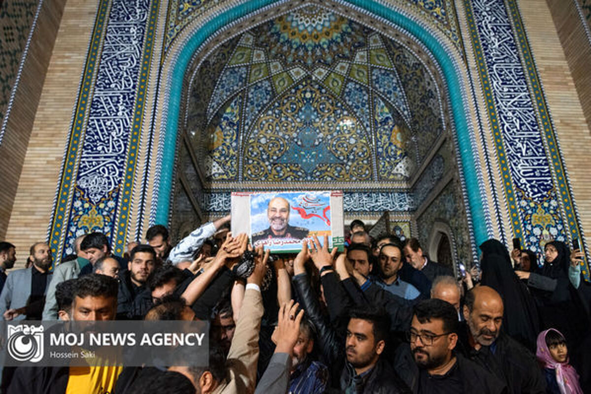 وداع+با+پیکر+مطهر+شهدای+حمله+تروریستی+به+کنسولگری+ایران+در+سوریه