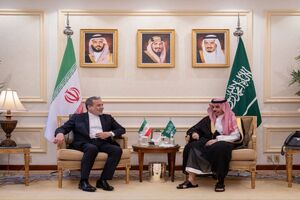 عراقچی و وزیر خارجه عربستان درباره تحولات منطقه و تجاوز رژیم صهیونیستی رایرنی کردند