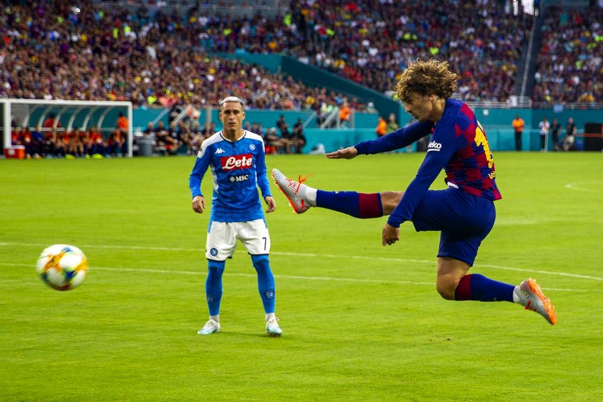 بازی ناپولی و بارسلونا 1