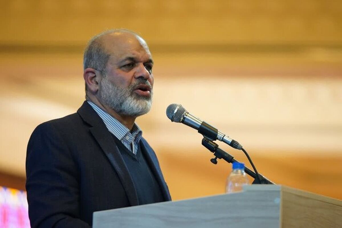 احمد وحیدی وزیر کشور