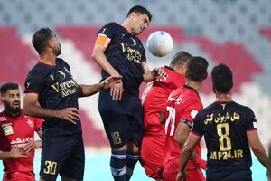 پرسپولیس ده نفره با دو گل نساجی را ترک کرد