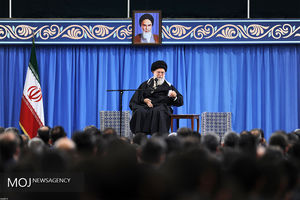 رژیم آمریکا تجسم شرارت و خشونت است/مرگ بر آمریکا یعنی مرگ بر شما عده‌ معدودی که این کشور را اداره می‌کنید؛ ما با ملت آمریکا کاری نداریم