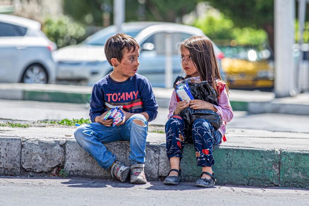 فیلم کوتاه «جهان غیرموازی»