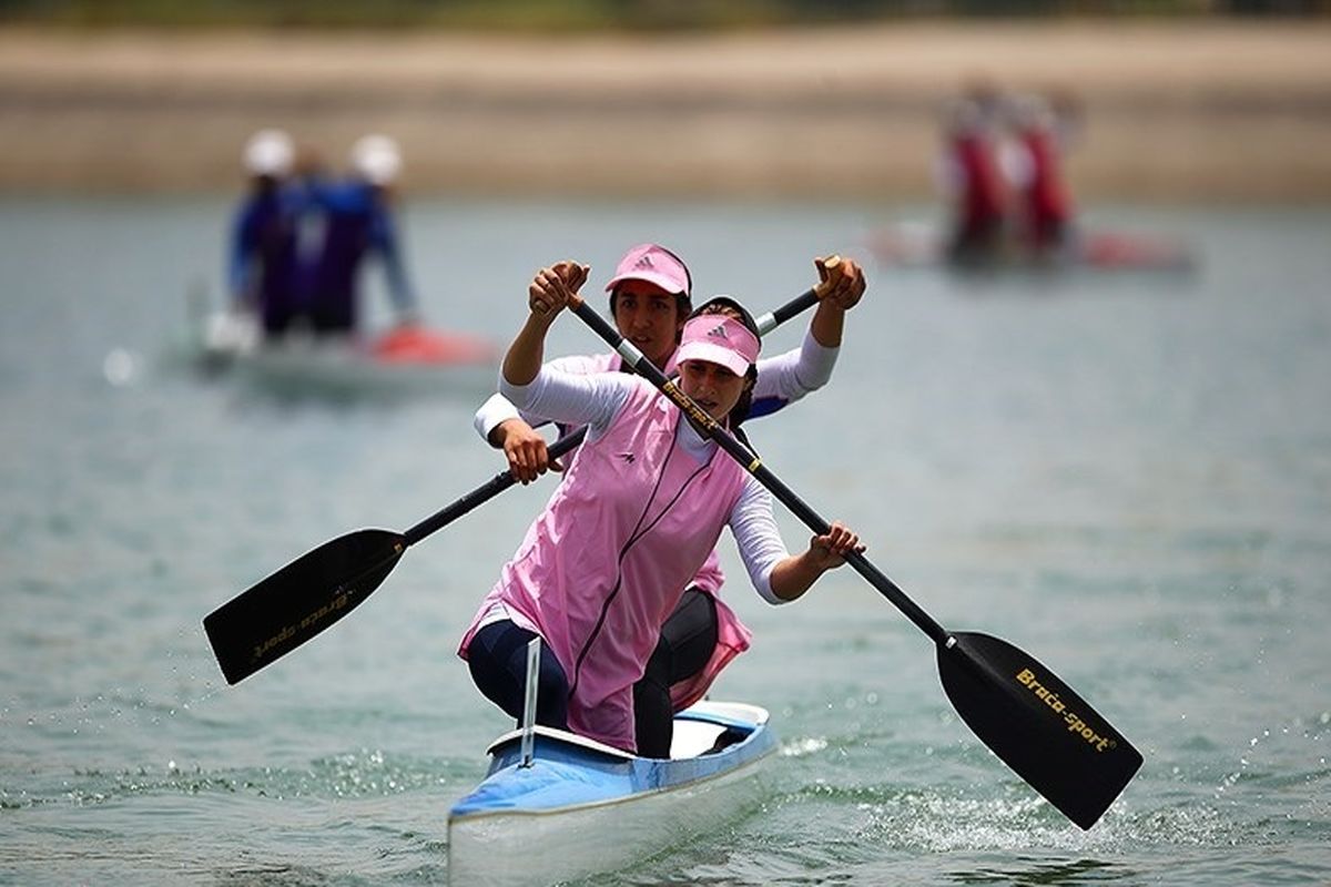 قایقرانی بانوان
