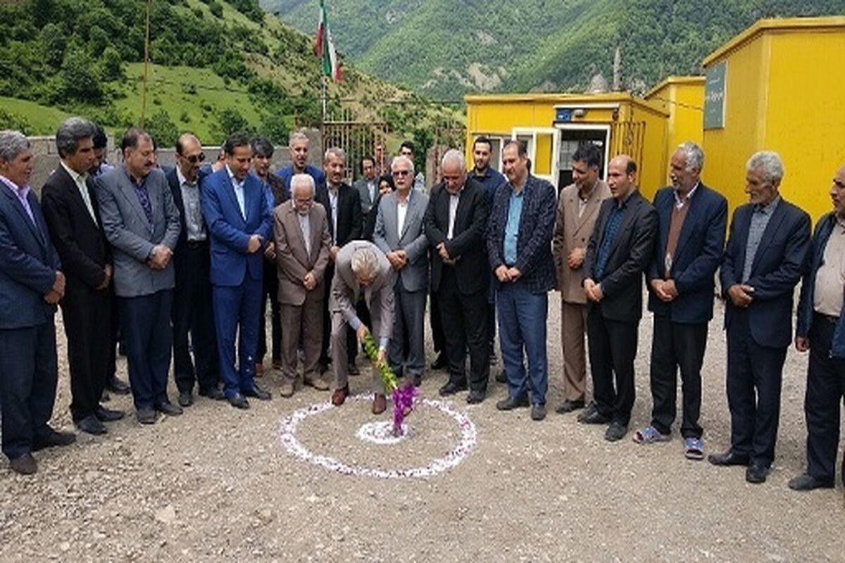 ساخت مدرسه