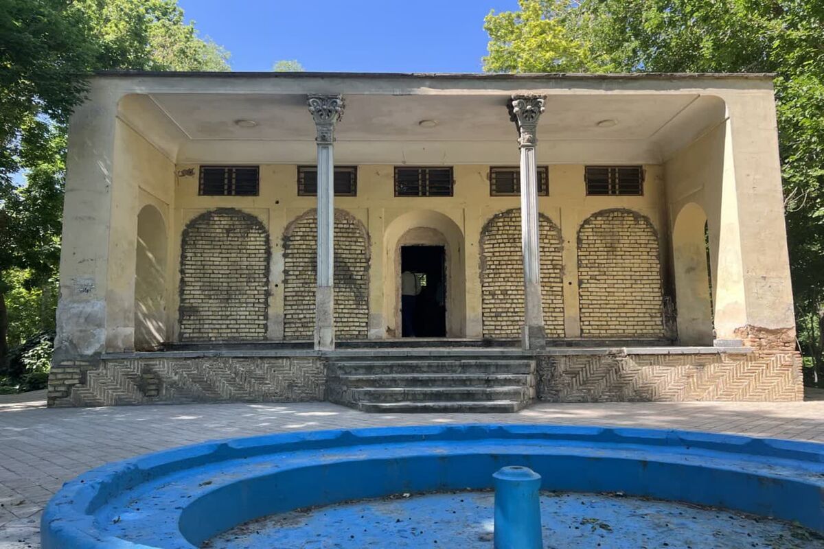 کوشک میانی باغوشخانه