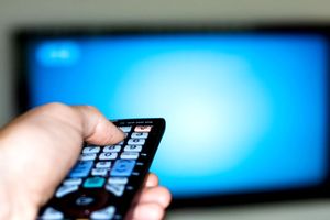 لوسیون موی بهاره محصولی درمانی یا آرایشی؟/تبلیغات کاذب و اغواگرانه در صدا و سیما