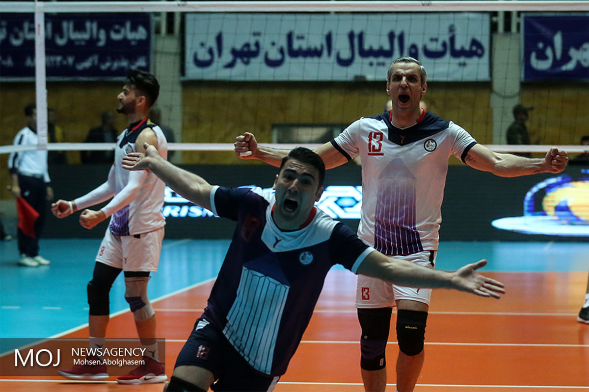 دیدار تیم های والیبال پیکان و شهرداری گنبد