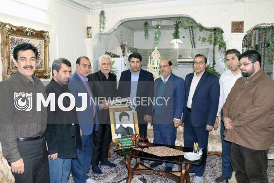 مدیرکل آموزش و پرورش در منزل نخستین شهید انقلاب در لرستان حضور یافت