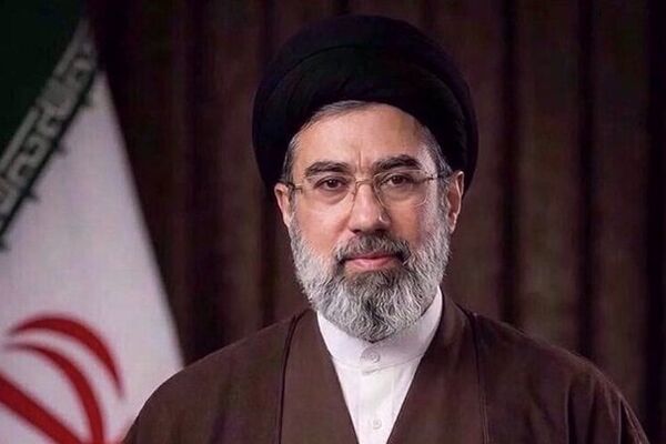 مکتب امام چراغ راه آینده ایران است