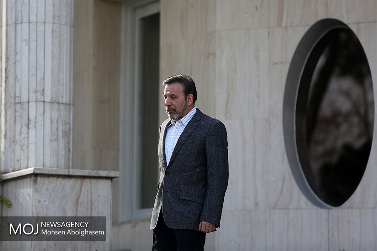 حاشیه جلسه هیات دولت - ۱۹ دی ۱۳۹۷/محمود واعظی رییس دفتر ریاست جمهوری