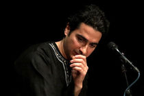 همایون شجریان به روی صحنه رفت