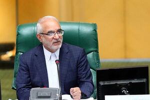 دولت شرکت‌های خودروسازی و باشگاه‌های استقلال و پرسپولیس را واگذار کند