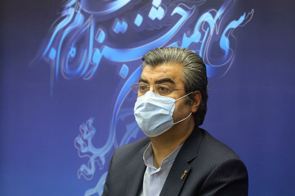 طباطبائی نژاد دبیر سی و نهمین دوره جشنواره فیلم فجر در نشست خبری جشنواره فیلم فجر