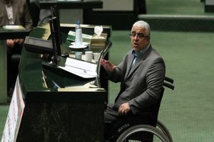 درآمدهای دولت در لایحه بودجه 98 واقعی نیست/ سال 98 با کسری بودجه شدیدی رو به رو می شویم