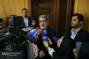 اتحادیه ها را مسئول کردیم تا مردم پول جنس اصلی را بدهند و کالای تقلبی نخرند