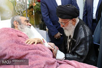 عیادت مقام معظم رهبری از آیت‌الله مظاهری