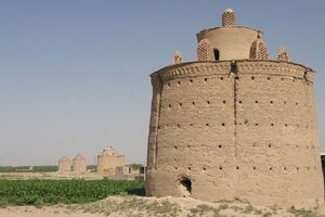 مرمت برج کبوتردینانی در شهرستان خمینی شهر