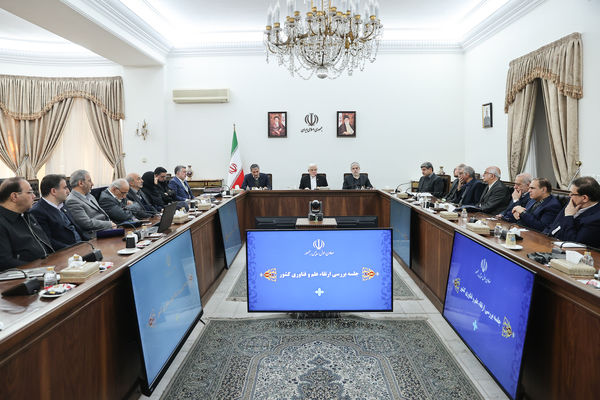 قدامات و طرح‌های اخیر دولت در طرح معیشتی و امنیت غذایی و همچنین بنزین با پشتوانه دانشگاه‌ها صورت گرفت