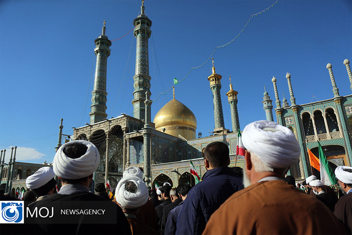 اجتماع بزرگ حمایت از مرجعیت و رهبر انقلاب اسلامی در حرم حضرت معصومه (س)
