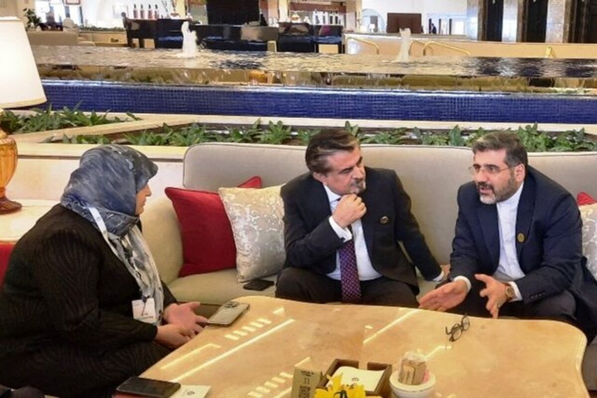 وزیر فرهنگ و ارشاد اسلامی