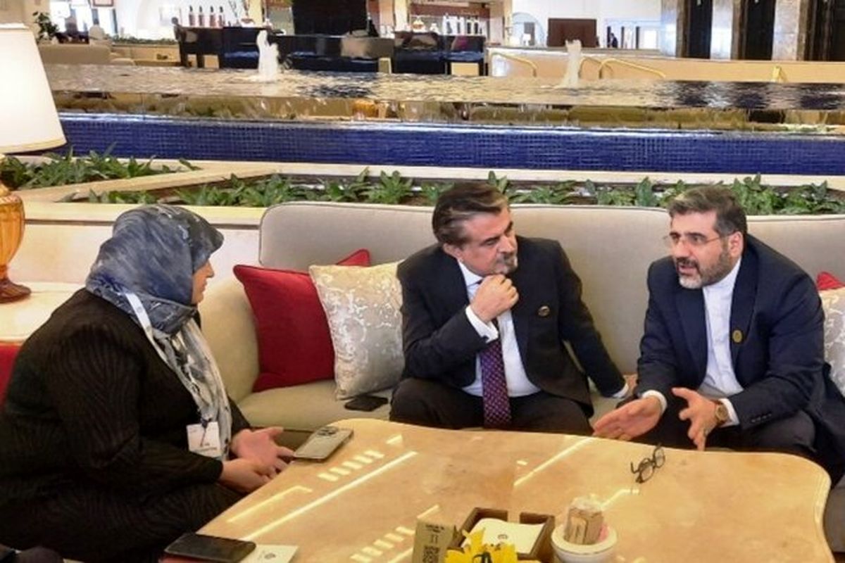 وزیر فرهنگ و ارشاد اسلامی