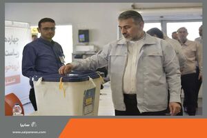 مدیرعامل، مدیران ارشد و کارکنان گروه خودروسازی سایپا رای خود را به صندوق انداختند

