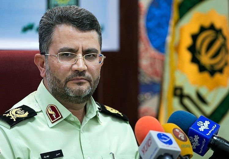 قاطعانه با کشف حجاب در فرودگاهها برخورد میکنیم