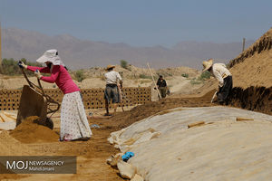 نفس های آخر کوره های آجرپزی شهر وایقان شبستر