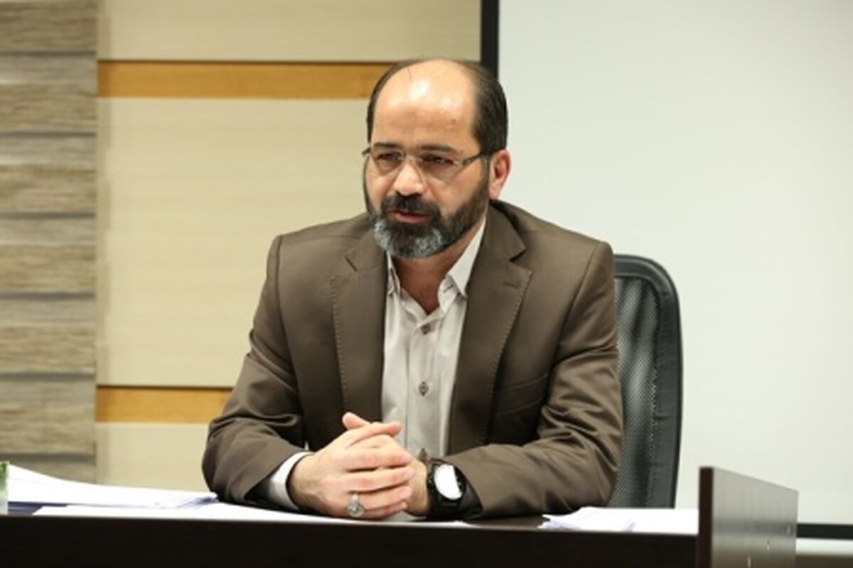 اکبر کمیزی