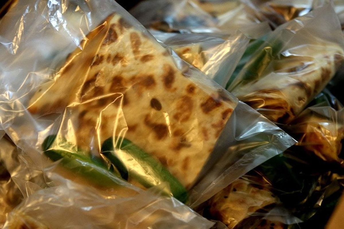 توزیع افطاری ساده در اصفهان