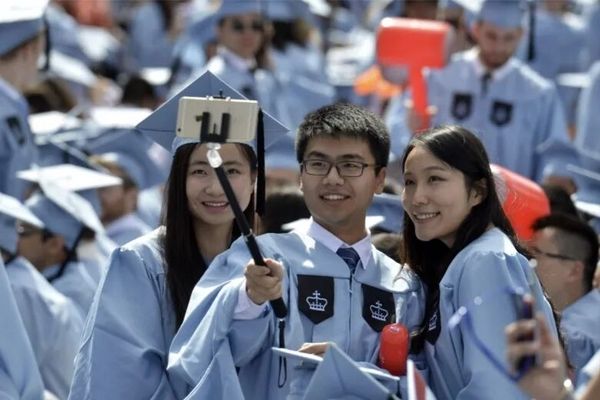 دولت آمریکا روادید صدها دانشجوی چینی را لغو کرد