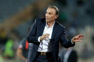  تراکتور بازیکنان قابلی به خدمت‌ گرفته است