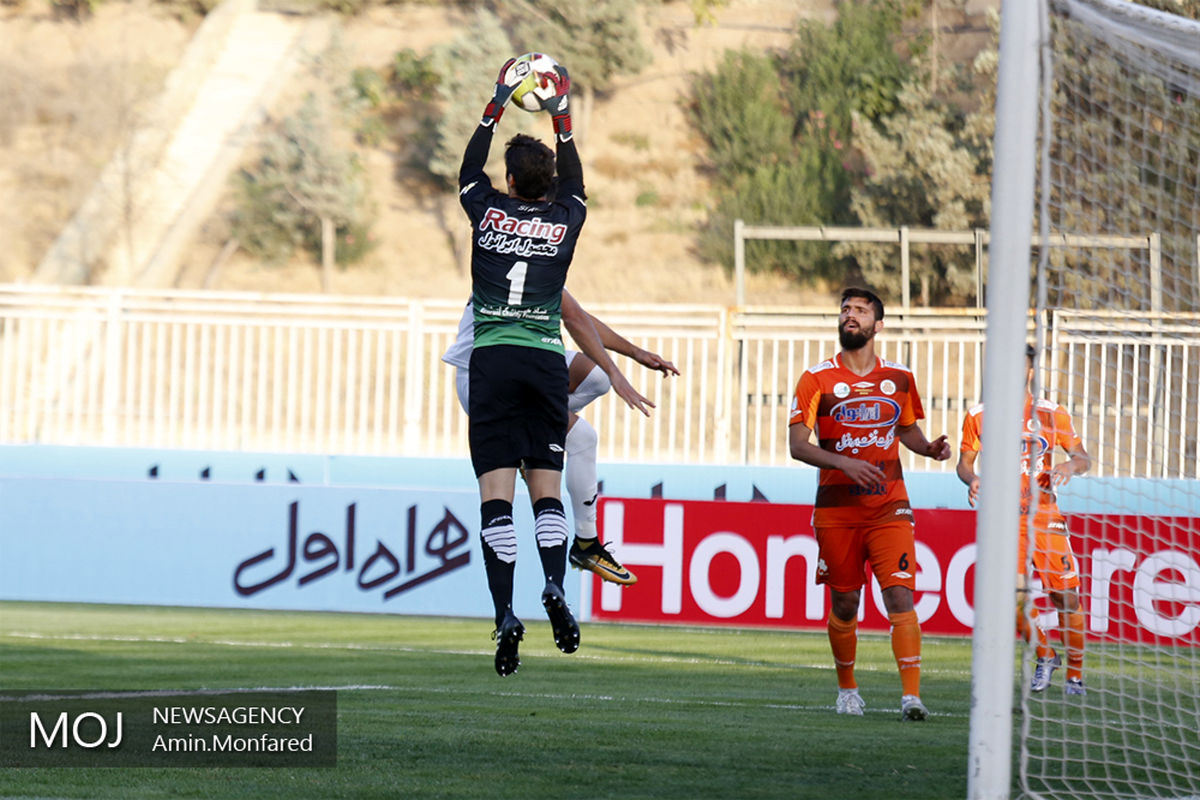 دیدار تیم های فوتبال پرسپولیس و سایپا