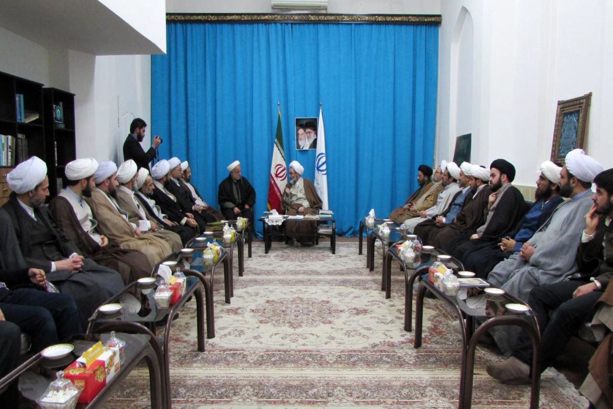 آیت الله فلاحتی در دیدار با امام جمعه و استادان حوزه علمیه رامسر