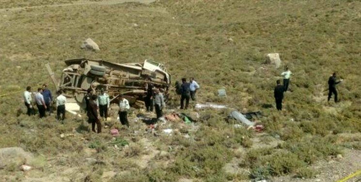 13 کشته درپی سقوط مینیبوس به دره در اصفهان